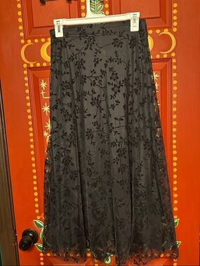 Black Floral Lace Maxi Skirt - Elegant Evening Style